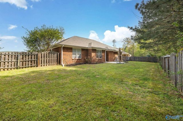 242 Chestnut Oak Circle, Owens Cross Roads, AL 35763