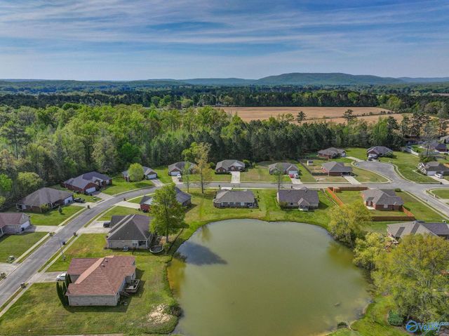 242 Chestnut Oak Circle, Owens Cross Roads, AL 35763