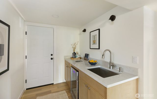 3430 39th Avenue W, Seattle, WA 98199
