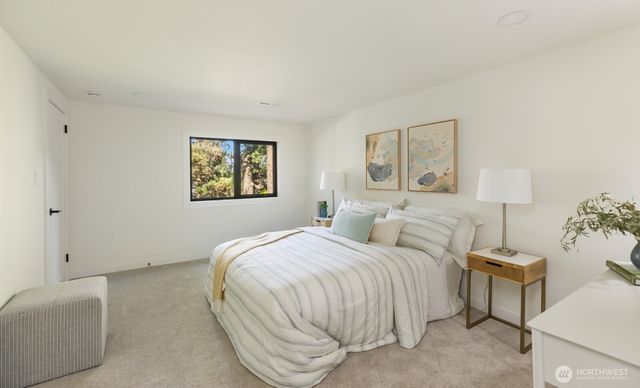 3430 39th Avenue W, Seattle, WA 98199