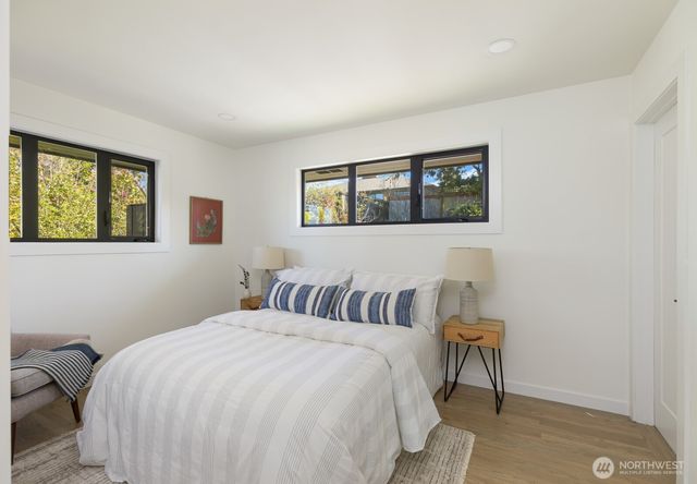 3430 39th Avenue W, Seattle, WA 98199