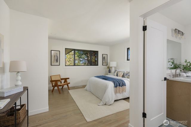 3430 39th Avenue W, Seattle, WA 98199