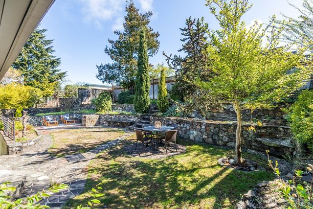 3430 39th Avenue W, Seattle, WA 98199