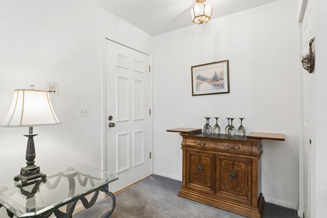 708 Newgate Lane B, Prospect Heights, IL 60070