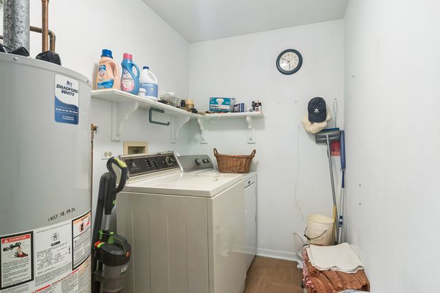 708 Newgate Lane B, Prospect Heights, IL 60070