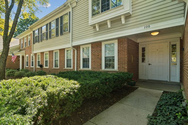 708 Newgate Lane B, Prospect Heights, IL 60070