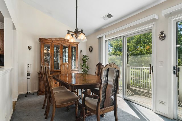 708 Newgate Lane B, Prospect Heights, IL 60070