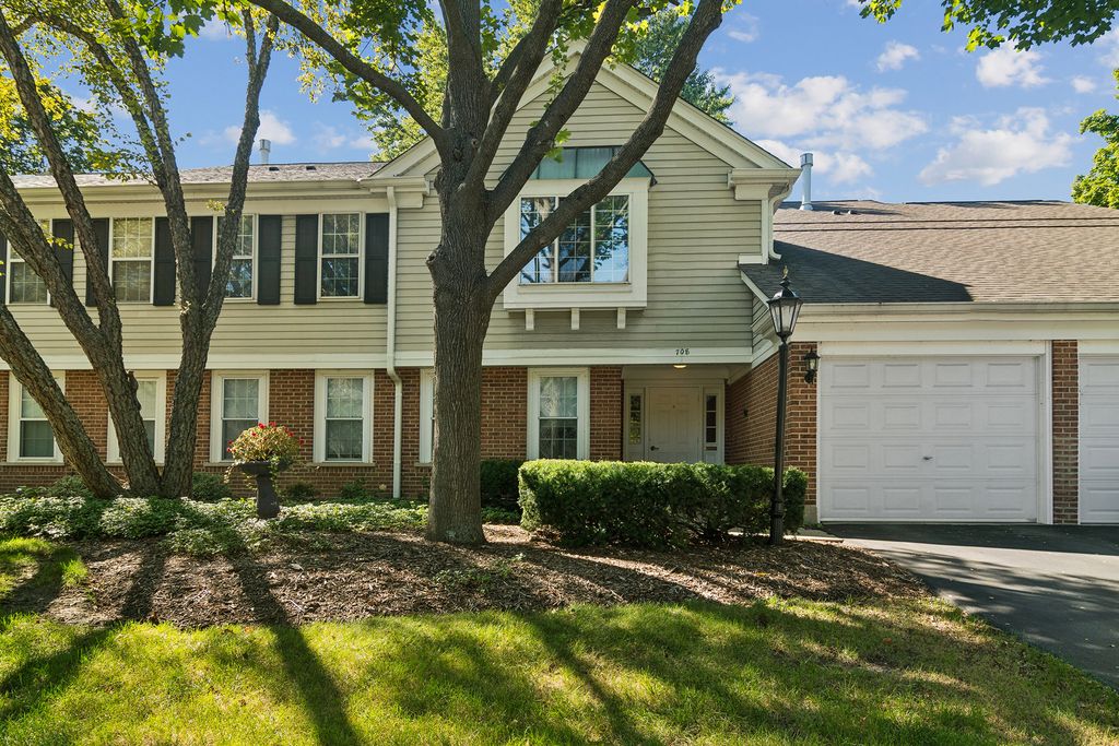 708 Newgate Lane B, Prospect Heights, IL 60070
