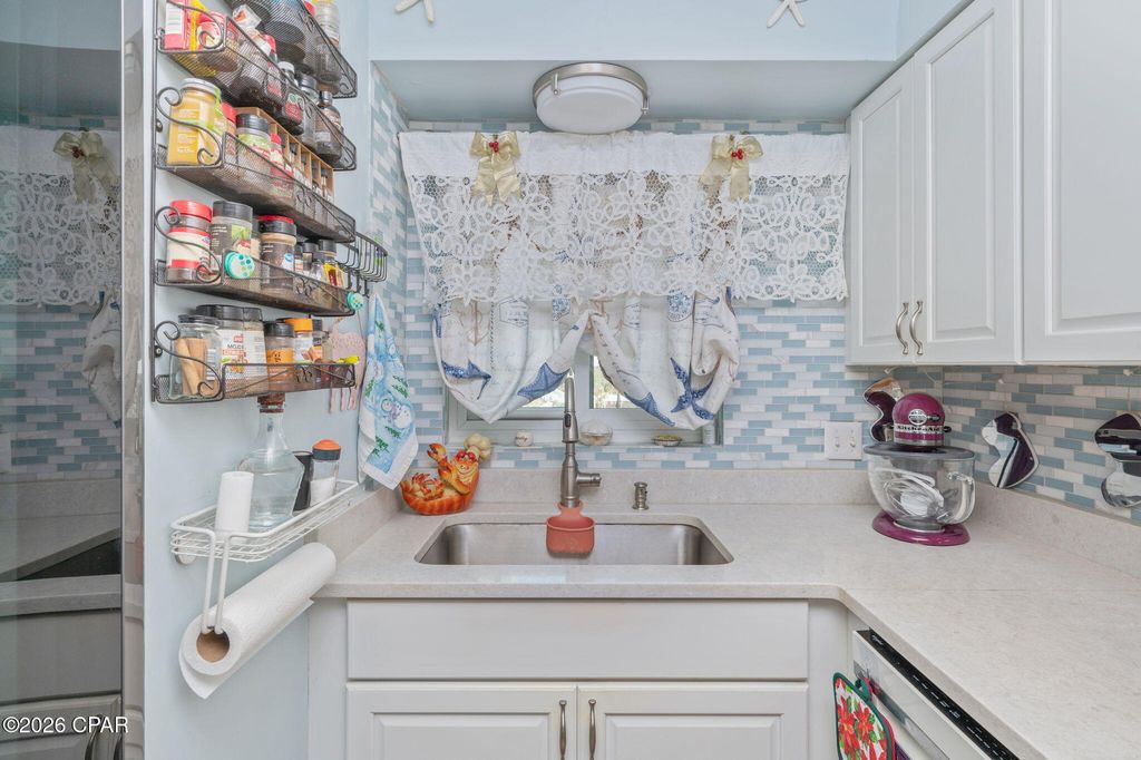 Image 6 of property listing at 5801 Thomas Drive 814, Panama City Beach, FL 32408