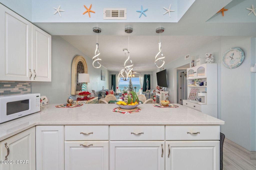 Image 7 of property listing at 5801 Thomas Drive 814, Panama City Beach, FL 32408