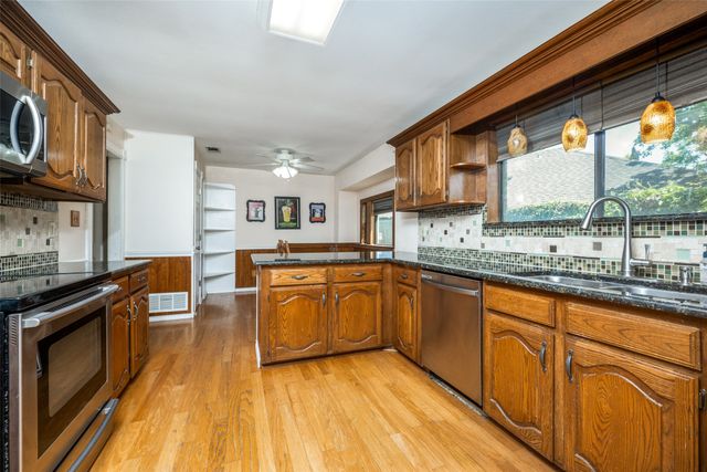 1109 Prairie Creek Place, Flower Mound, TX 75028