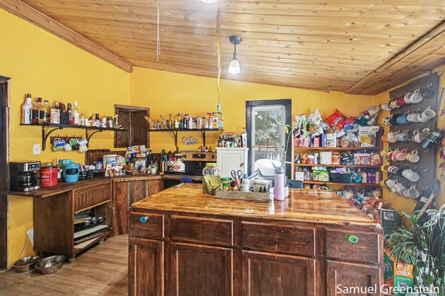 1258 56th Street, Fennville, MI 49408