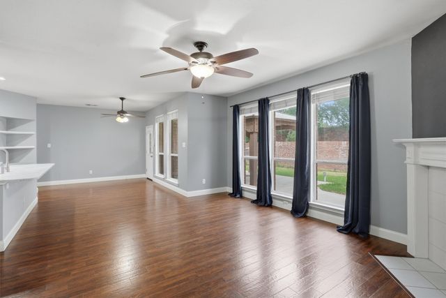 6020 Fannin Drive, Arlington, TX 76001