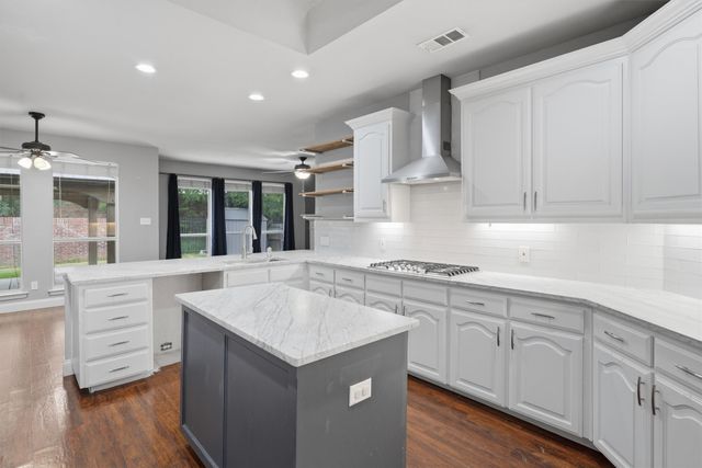 6020 Fannin Drive, Arlington, TX 76001