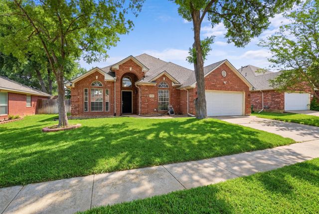 6020 Fannin Drive, Arlington, TX 76001