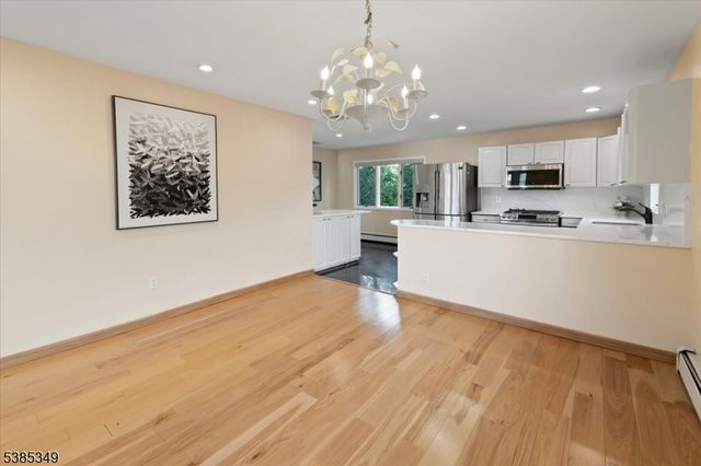69 Larkspur Ln, Clifton City, NJ 07013