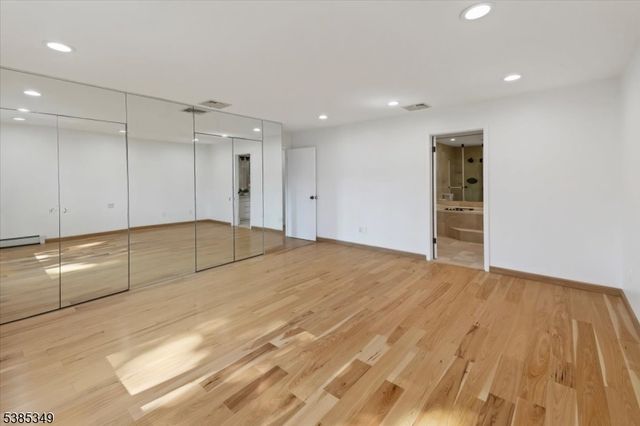 69 Larkspur Ln, Clifton City, NJ 07013