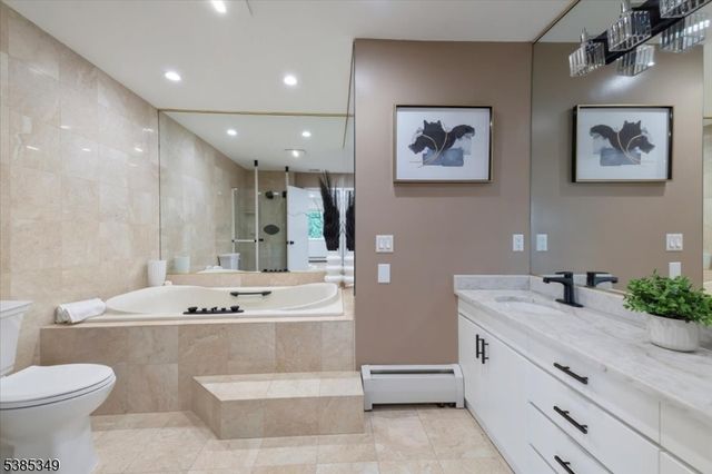 69 Larkspur Ln, Clifton City, NJ 07013