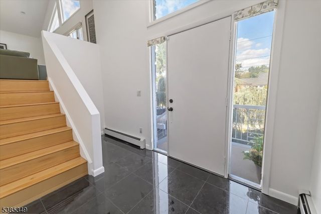 69 Larkspur Ln, Clifton City, NJ 07013