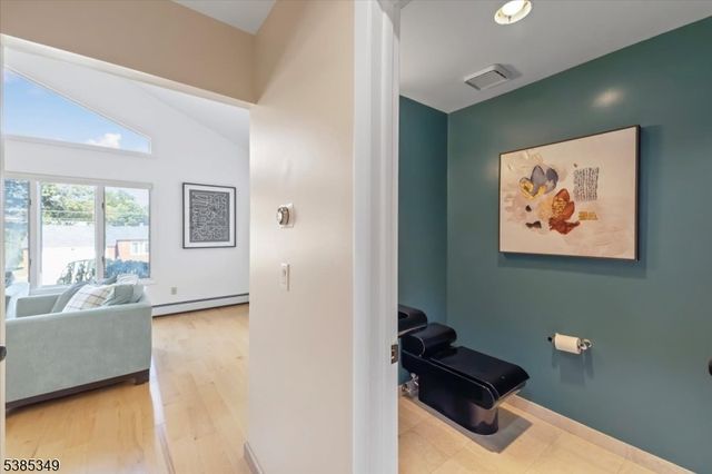 69 Larkspur Ln, Clifton City, NJ 07013