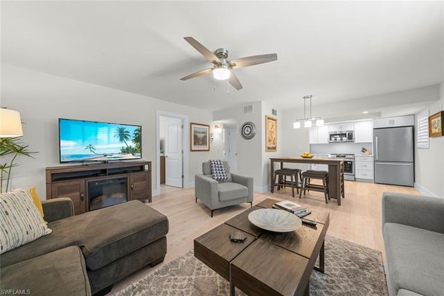 624 Flamingo DR 112, Venice, FL 34285
