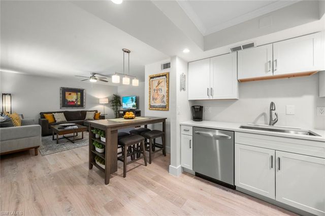 624 Flamingo DR 112, Venice, FL 34285