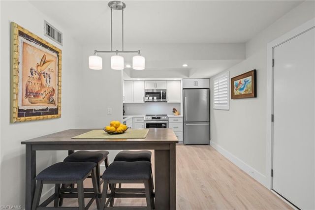 624 Flamingo DR 112, Venice, FL 34285