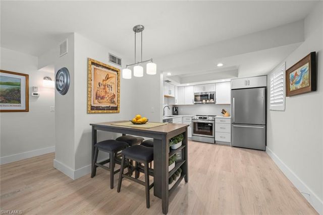 624 Flamingo DR 112, Venice, FL 34285