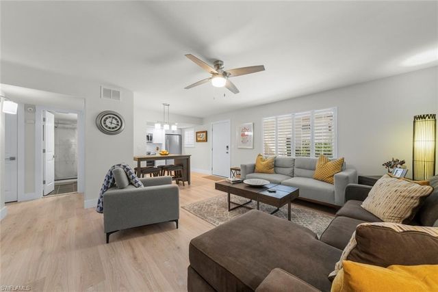 624 Flamingo DR 112, Venice, FL 34285