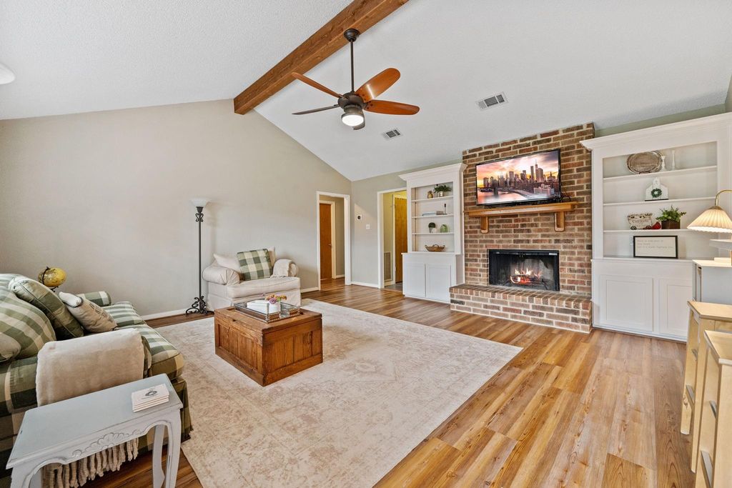 9910 El Chaco Street, Baytown, TX 77521