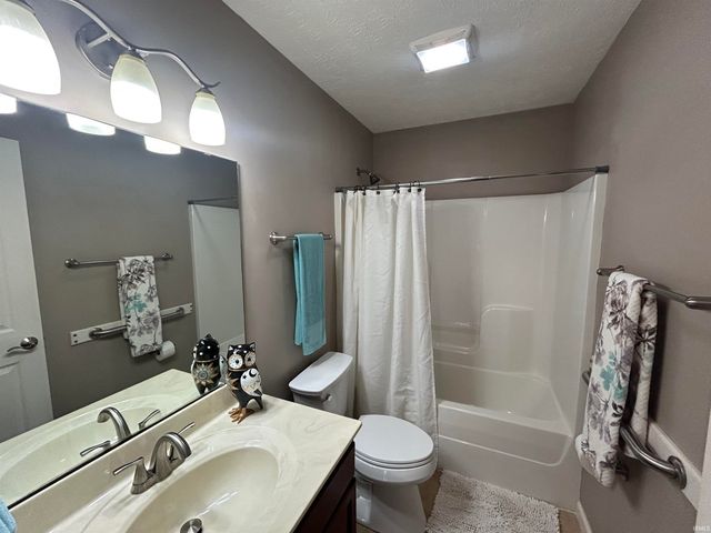 12 Kettle Circle, Lafayette, IN 47905