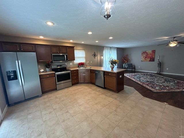 12 Kettle Circle, Lafayette, IN 47905