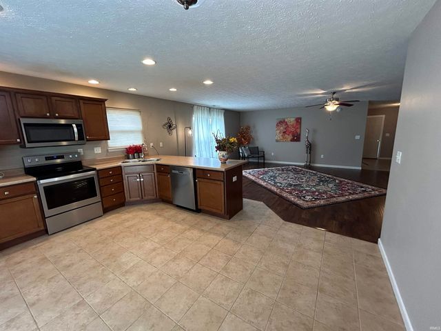 12 Kettle Circle, Lafayette, IN 47905
