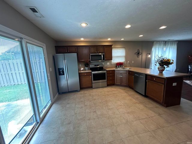 12 Kettle Circle, Lafayette, IN 47905