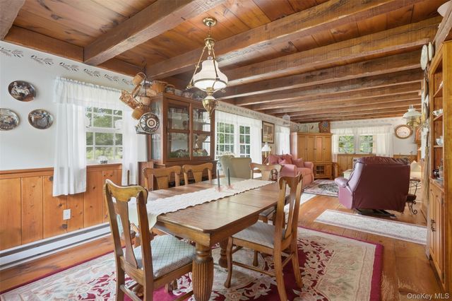2 Maple Lane, Hyde Park, NY 12538