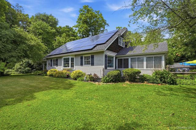 2 Maple Lane, Hyde Park, NY 12538
