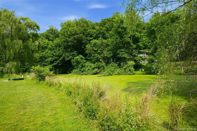 2 Maple Lane, Hyde Park, NY 12538