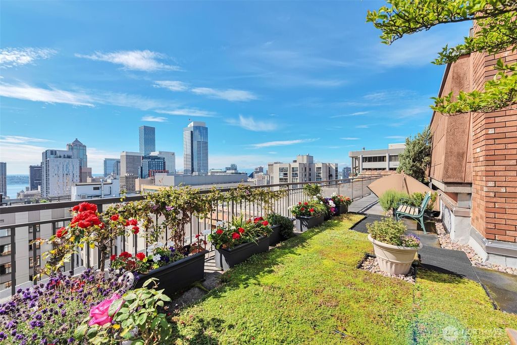 Image 2 of property listing at 1017 Minor Avenue #903, Seattle, WA 98104