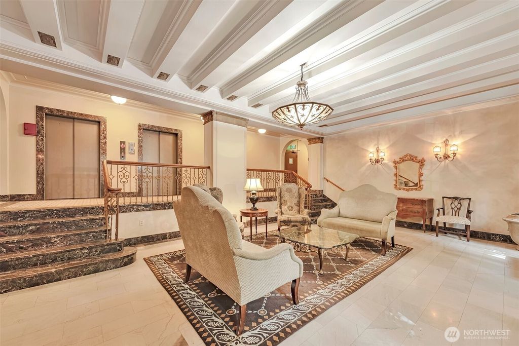 Image 17 of property listing at 1017 Minor Avenue #903, Seattle, WA 98104