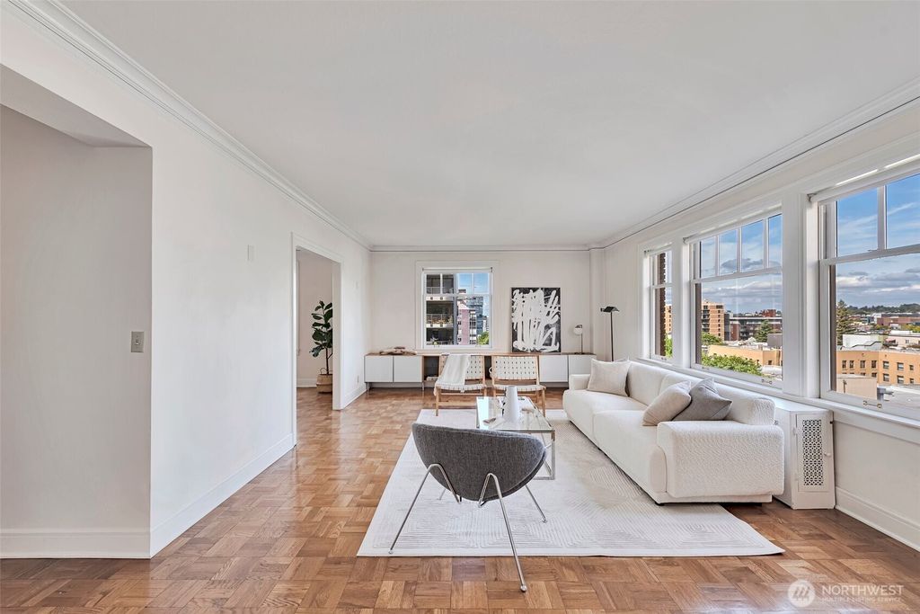 Image 18 of property listing at 1017 Minor Avenue #903, Seattle, WA 98104