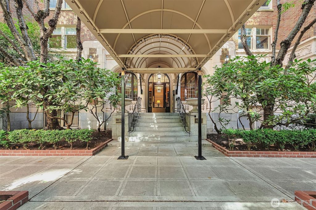 Image 19 of property listing at 1017 Minor Avenue #903, Seattle, WA 98104
