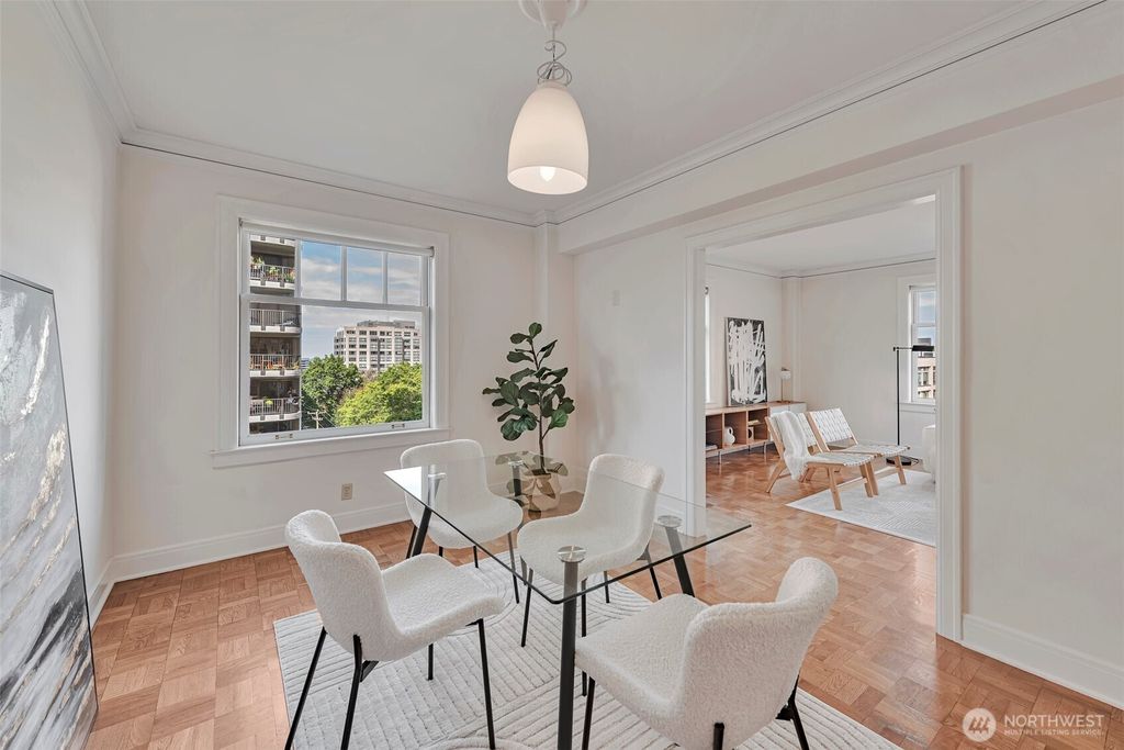 Image 10 of property listing at 1017 Minor Avenue #903, Seattle, WA 98104