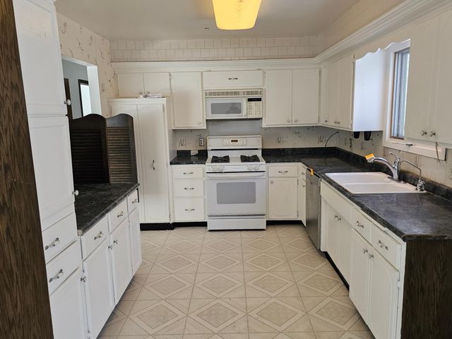 9211 168th Avenue NE, Forest Lake, MN 55025