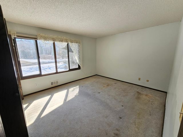 9211 168th Avenue NE, Forest Lake, MN 55025