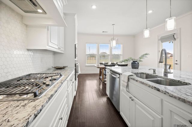 1863 Royal Aberdeen Ave, Zachary, LA 70791