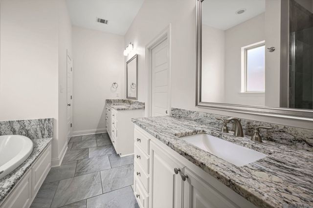 1863 Royal Aberdeen Ave, Zachary, LA 70791