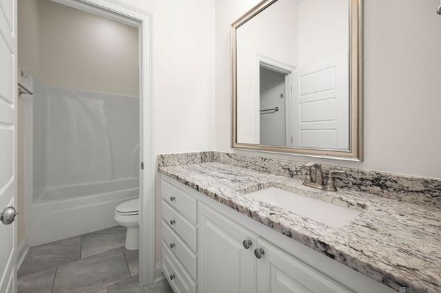 1863 Royal Aberdeen Ave, Zachary, LA 70791