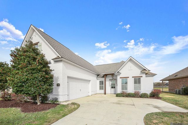 1863 Royal Aberdeen Ave, Zachary, LA 70791
