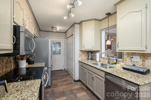 335 Cape Breton Trail, Gastonia, NC 28056
