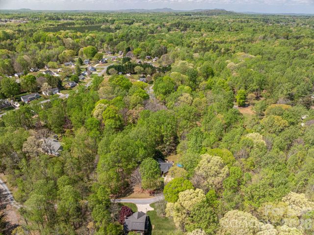335 Cape Breton Trail, Gastonia, NC 28056